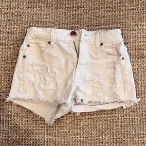 SALE! NWOT American Eagle Super Stretch White Distressed Denim Shorts. Size: 0.